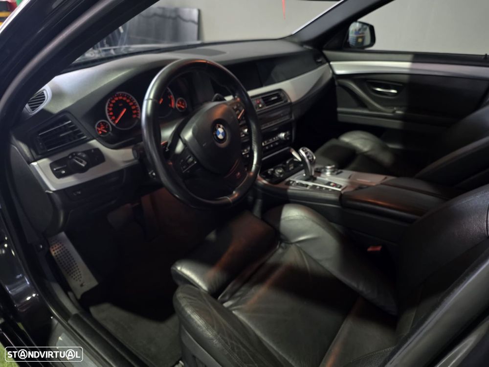 BMW M550d xDrive Auto - 12