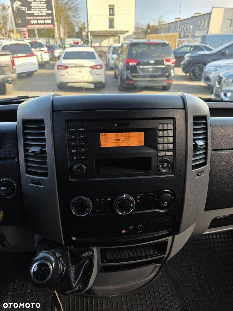Mercedes-Benz Sprinter - 16