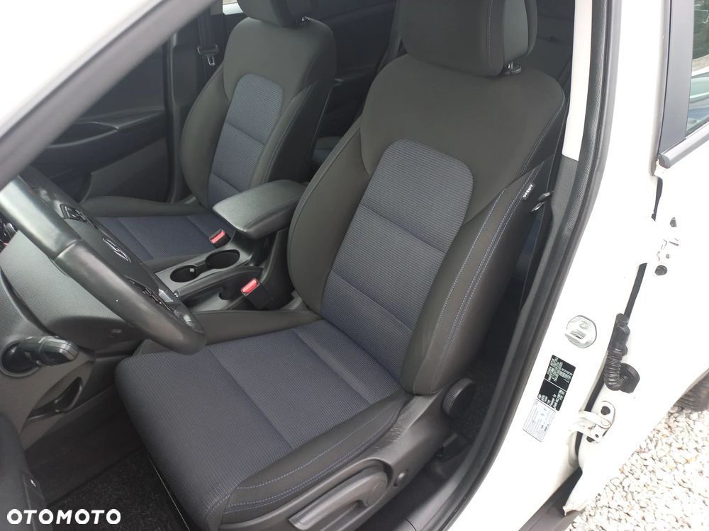 Hyundai Tucson blue 1.7 CRDi 2WD DCT Style - 29