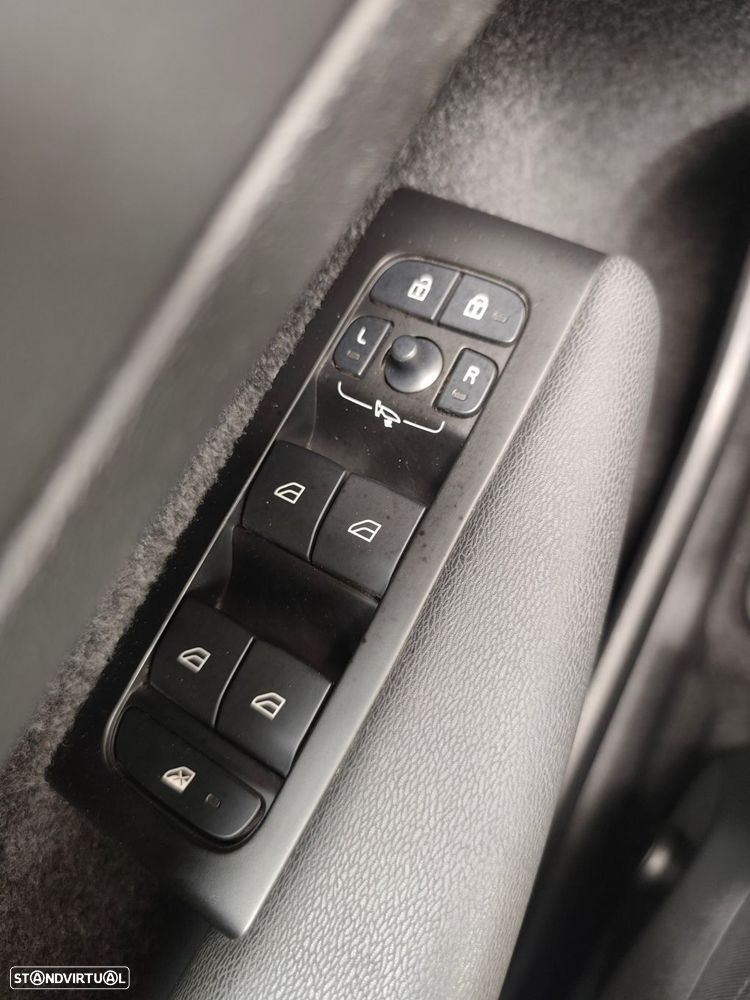 Volvo XC 40 1.5 T4 PHEV Core — fotografia 26