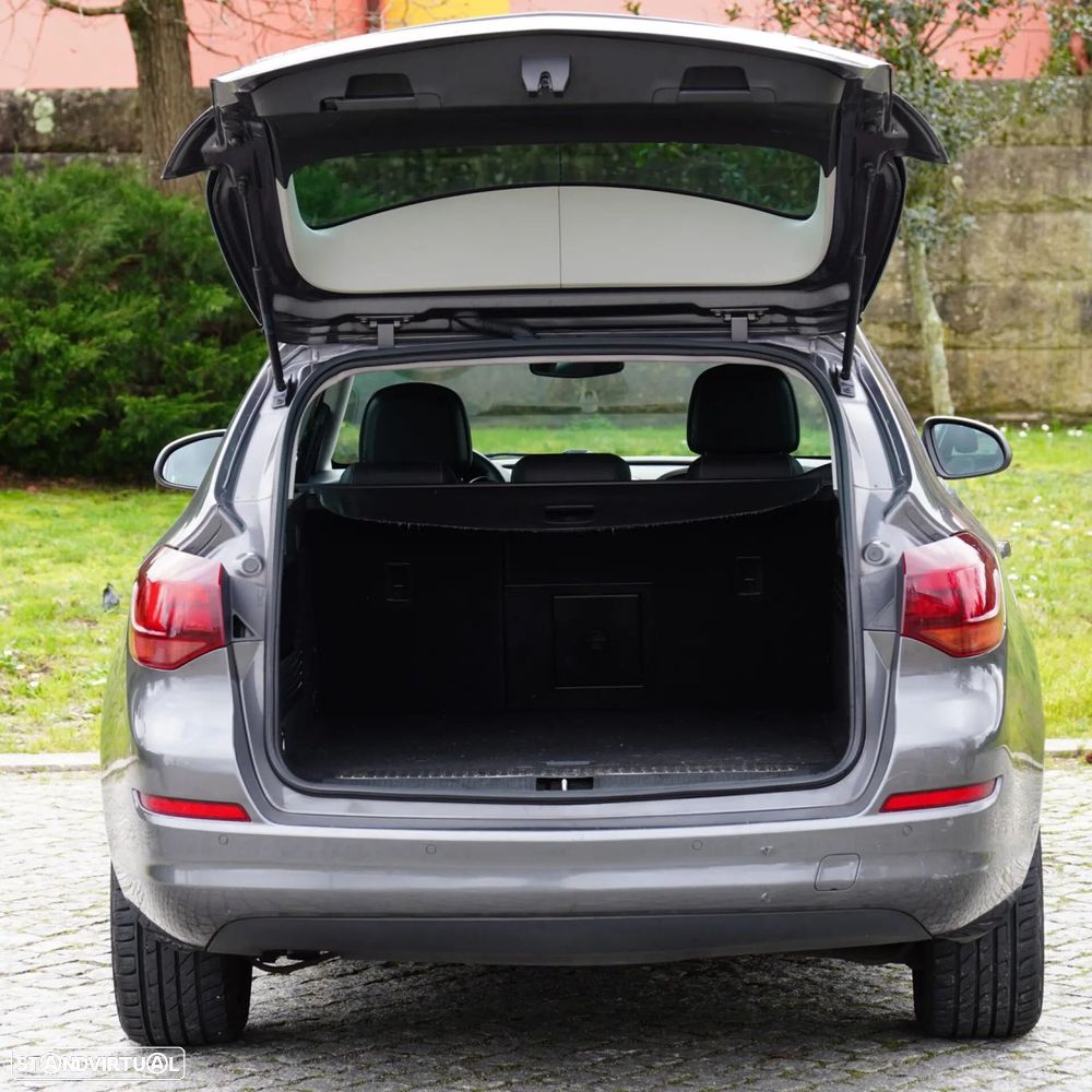 Opel Astra Caravan - 37