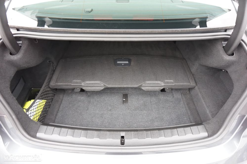 BMW 330 e Corporate Edition Auto - 57