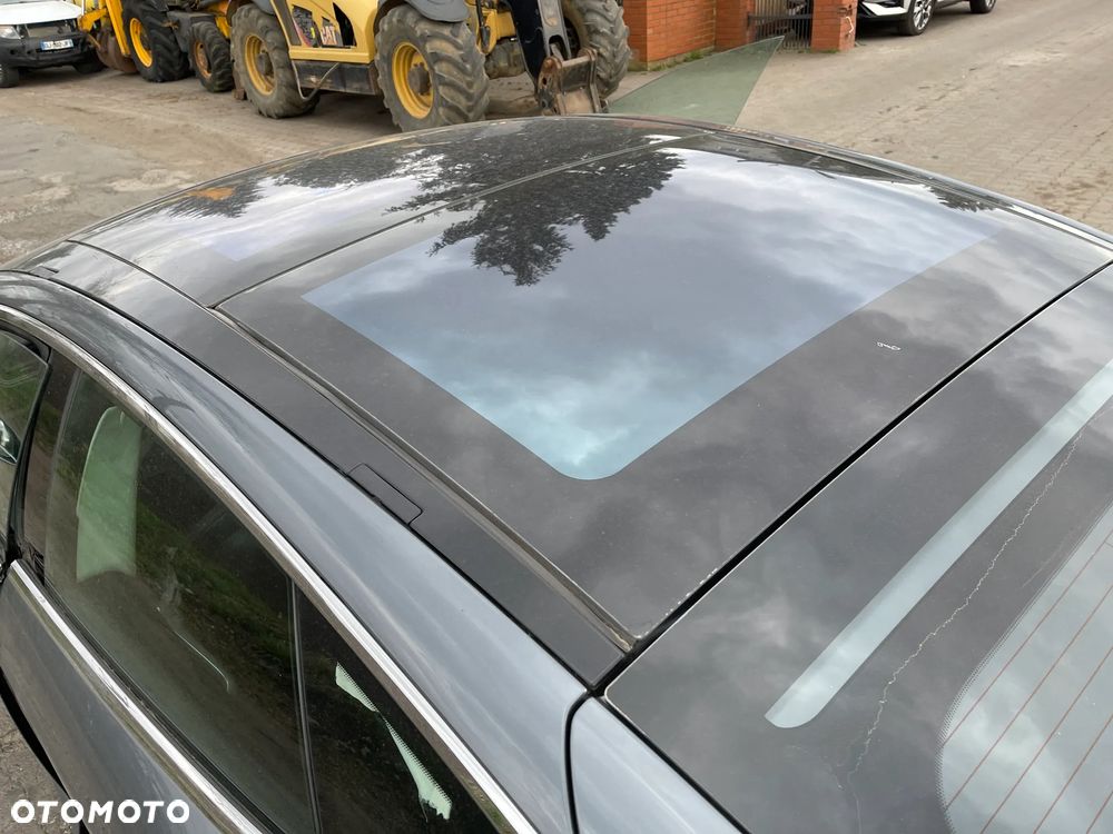 Tesla Model S - 38