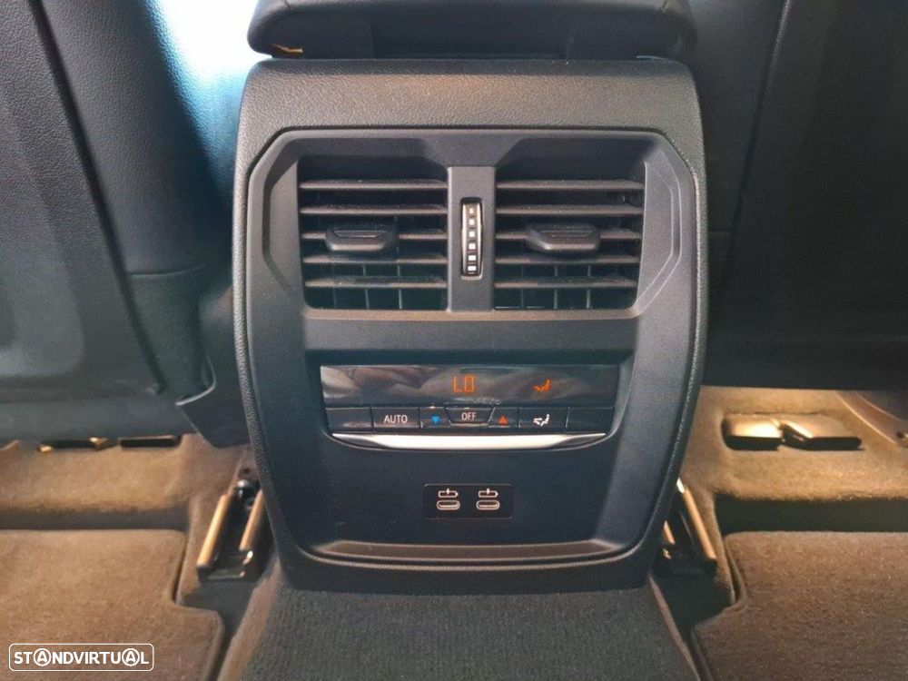 BMW 320 e Pack Desportivo M Auto - 26