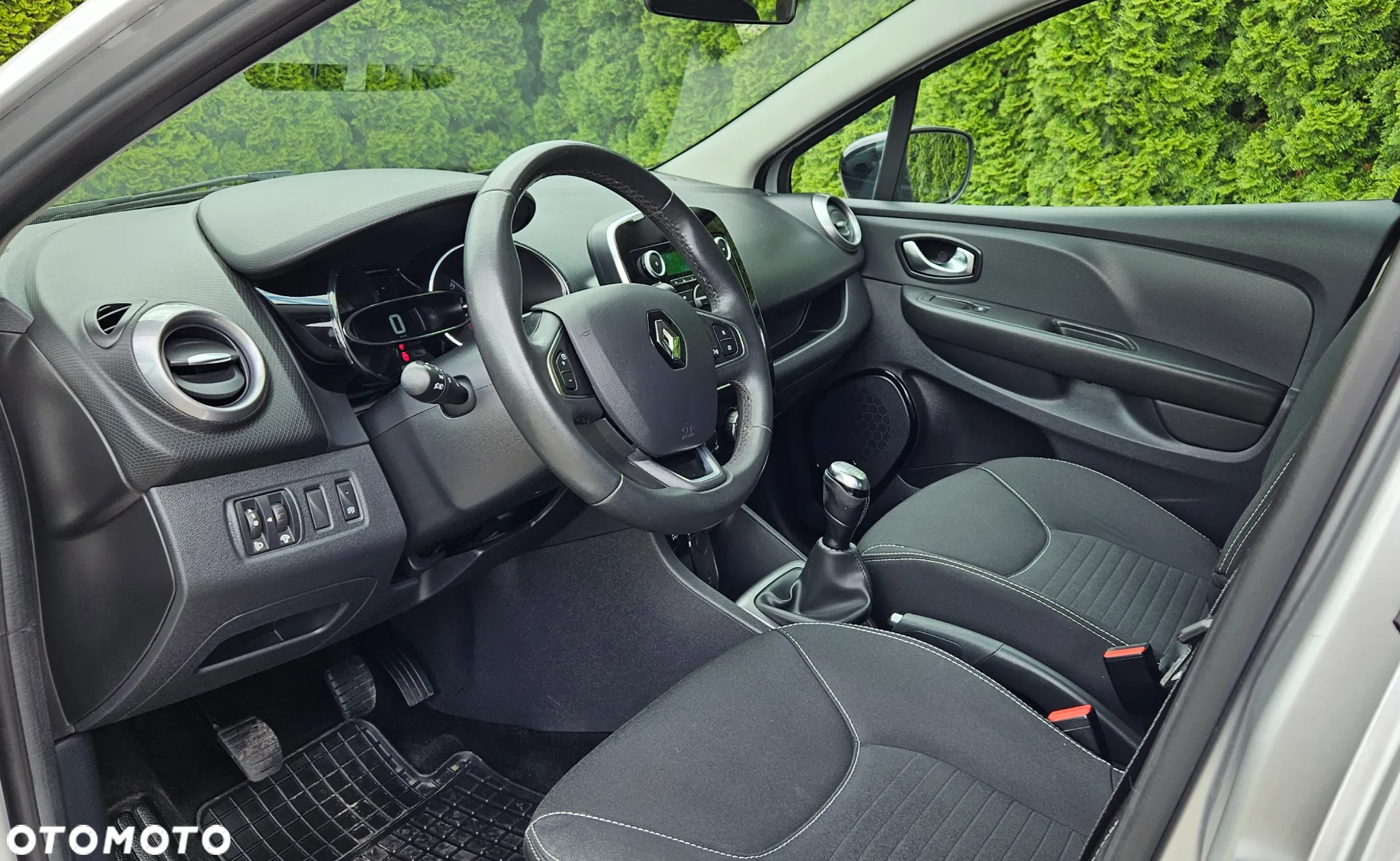 Renault Clio - 12
