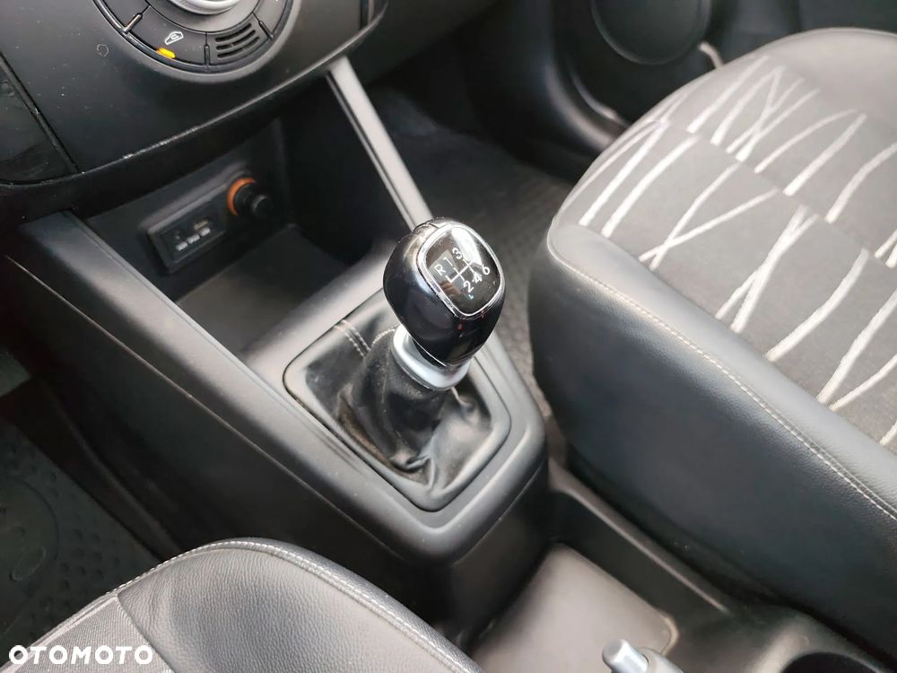 Kia Venga 1.6 CVVT Mind - 16