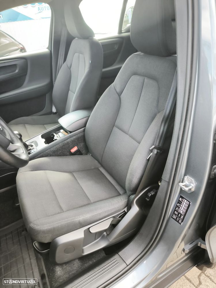 Volvo XC 40 1.5 T3 Tech Edition - 19