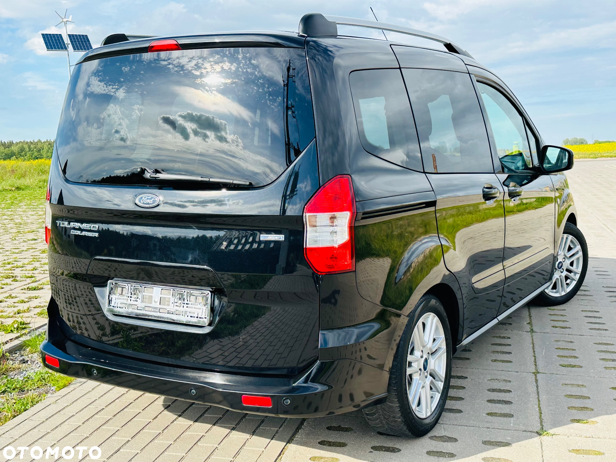 Ford Tourneo Courier 1.0 EcoBoost Titanium - 22