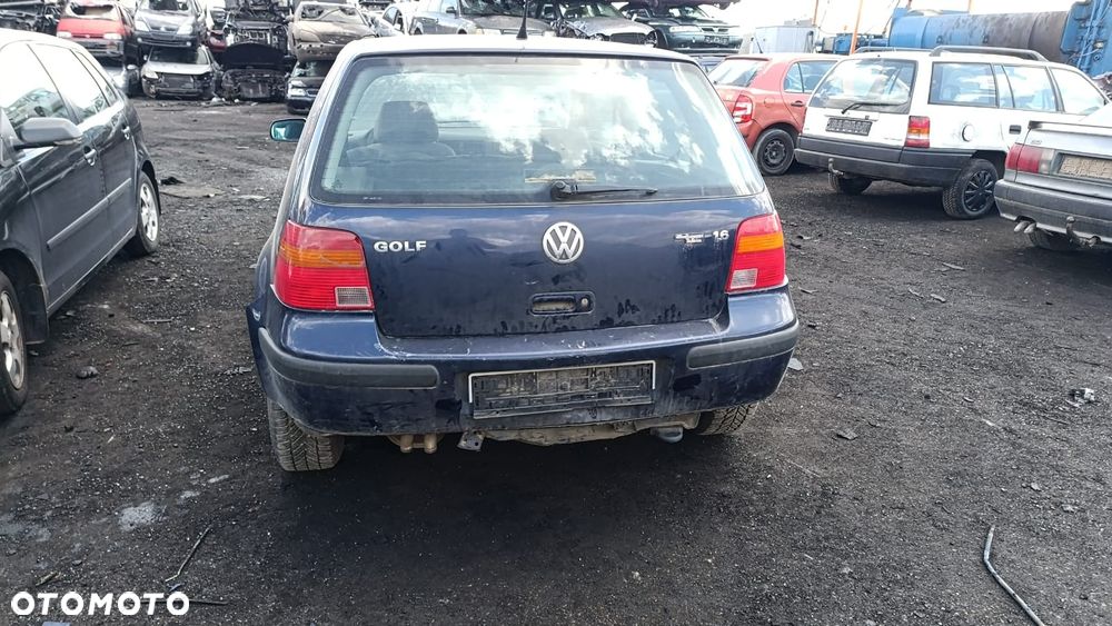 36064 VW golf IV 2003 rok 1.6 16V 105 km AUS  skrzynia ERT  lakier LB5N na części - 7