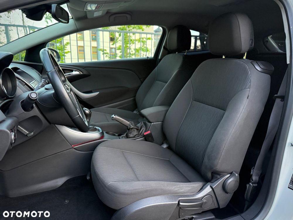 Opel Astra 1.4 T Enjoy S&S - 26