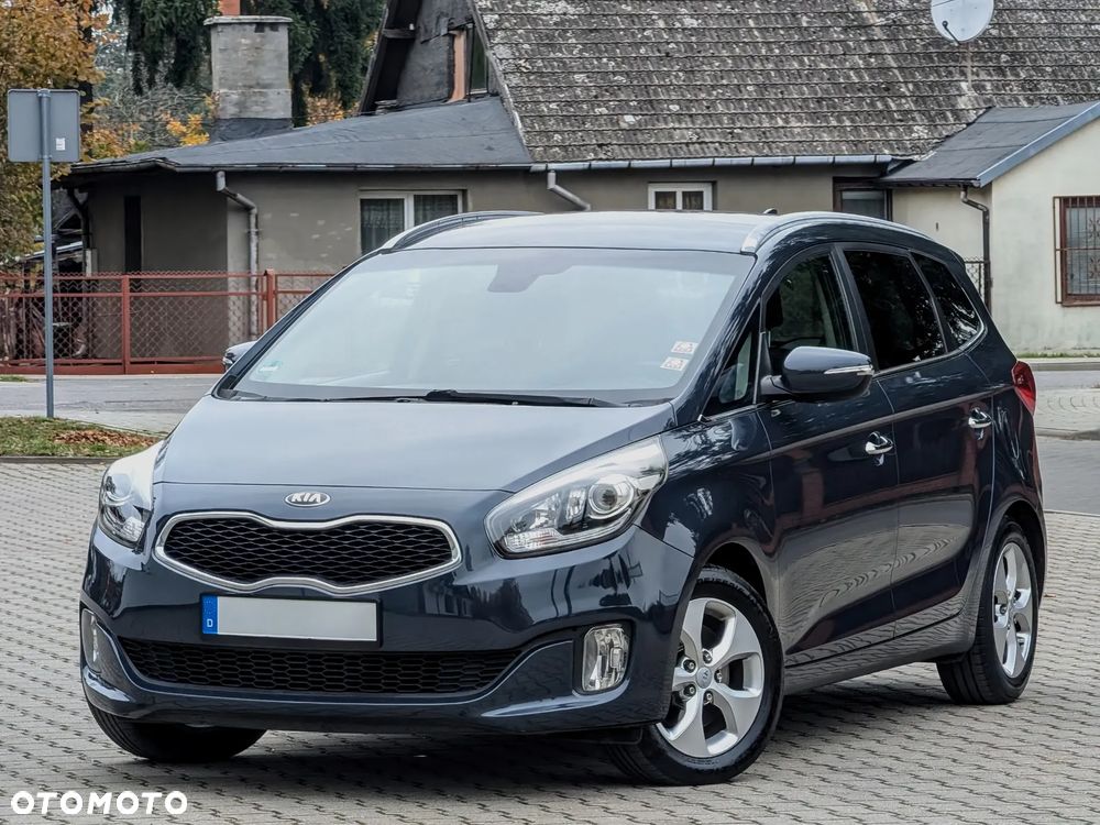 Kia Carens - 8