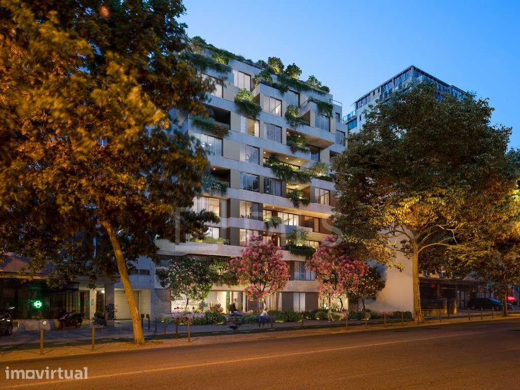Apartamento T3 com varanda e 1 lugar de estacionamento em Alvalade - Grande imagem: 5/71