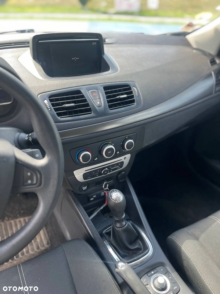 Renault Megane dCi 95 FAP Paris - 16