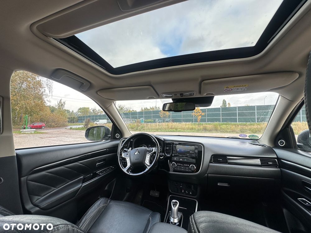 Mitsubishi Outlander 2.0 4WD Top - 34