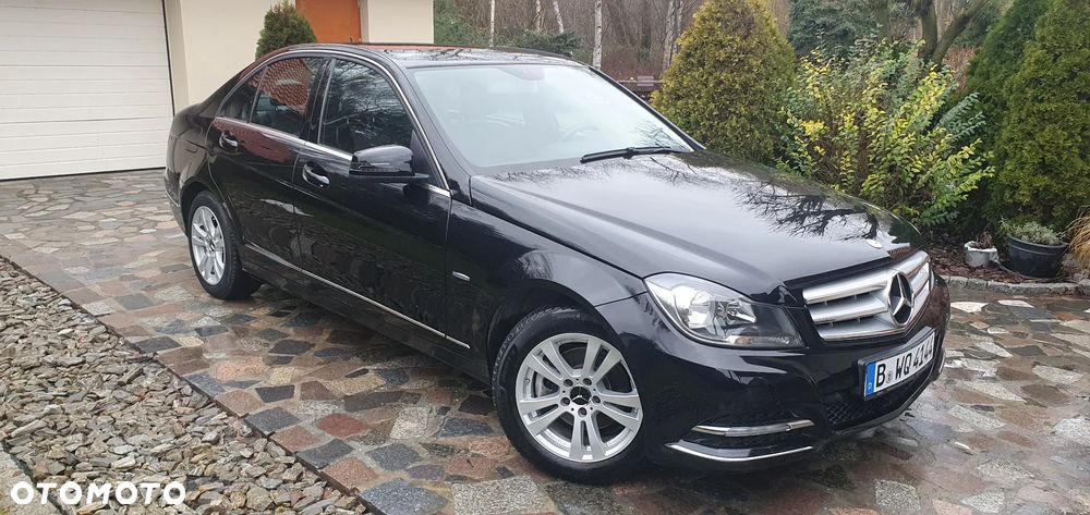 Mercedes-Benz Klasa C 180 CGI Automatik BlueEFFICIENCY Avantgarde - 2