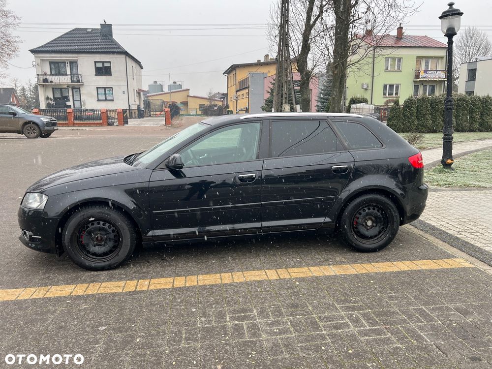 Audi A3 Sportback 1.6 TDI Ambiente - 2