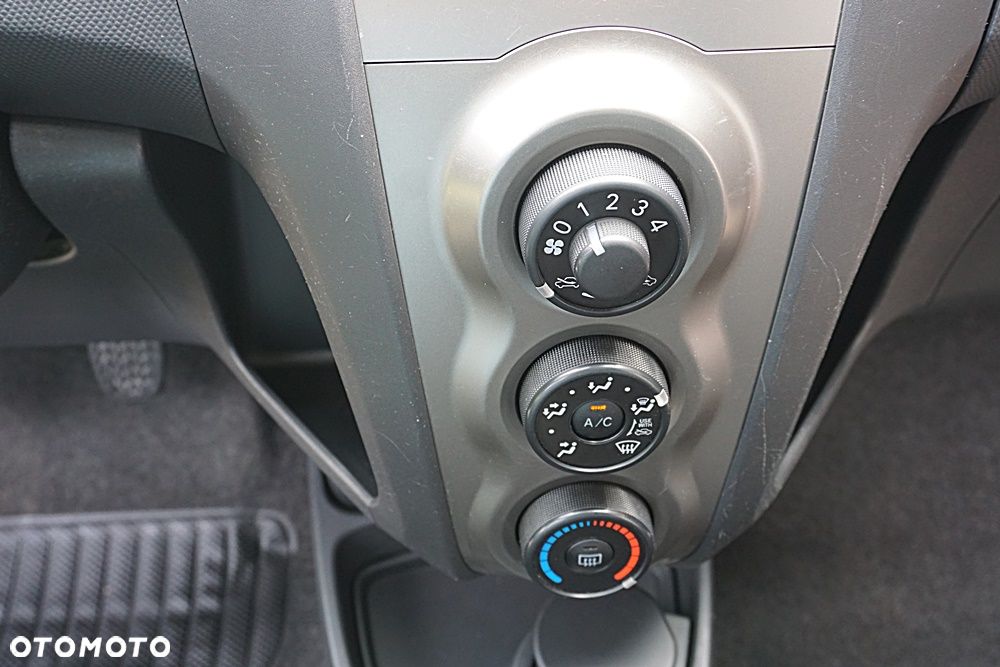 Toyota Yaris - 33