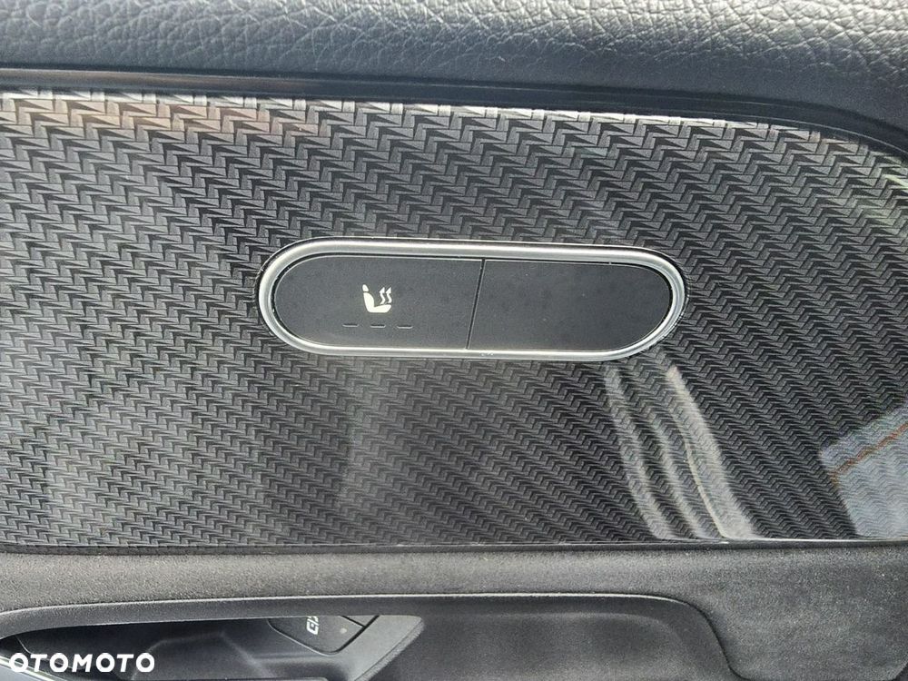 Mercedes-Benz GLB - 24
