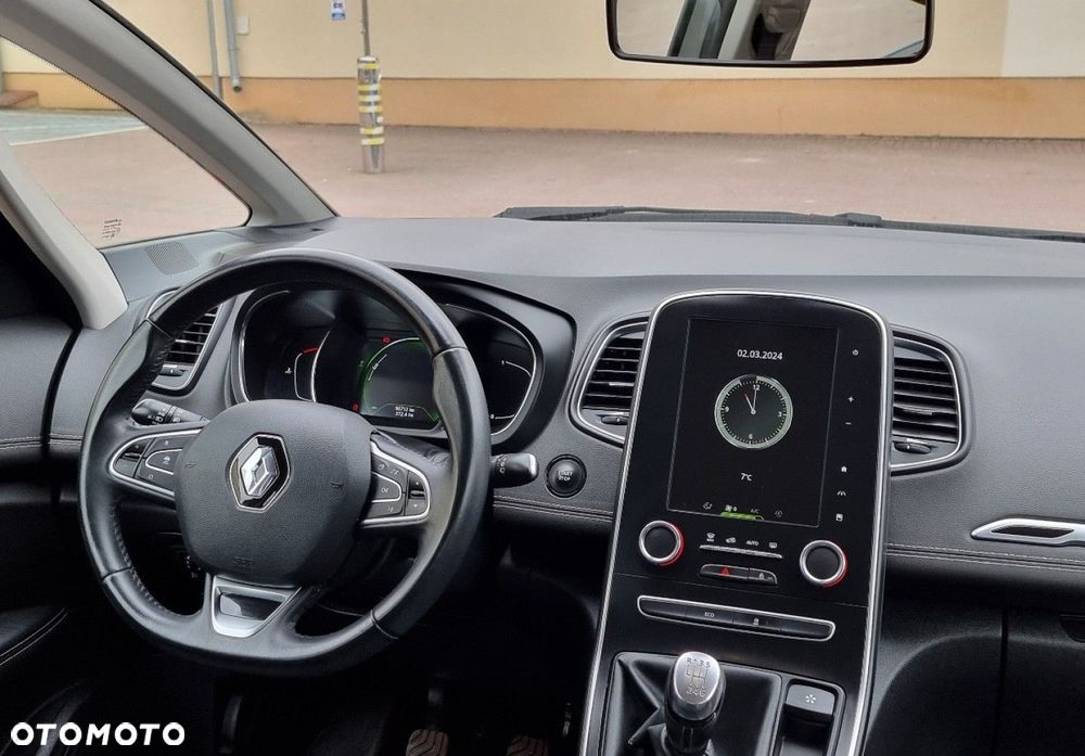 Renault Grand Scenic - 21