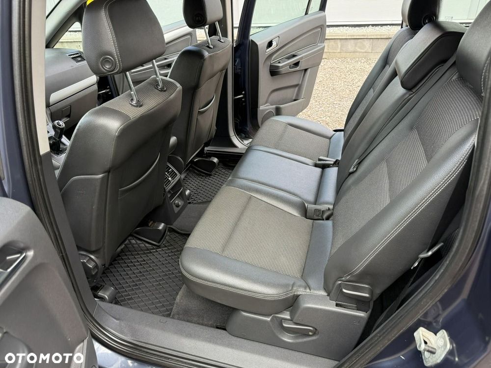 Opel Zafira - 16