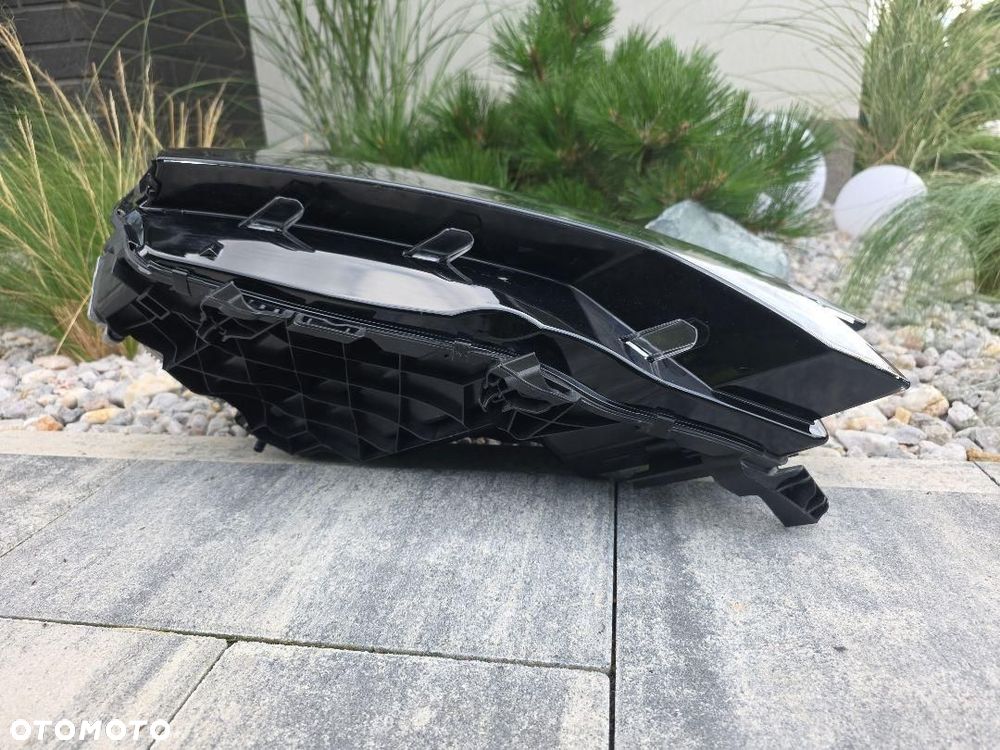 SKODA OCTAVIA 4 IV 5E4 LIFT Lampa prawa Kompletna Full Led Basic 5E4941010 - 8