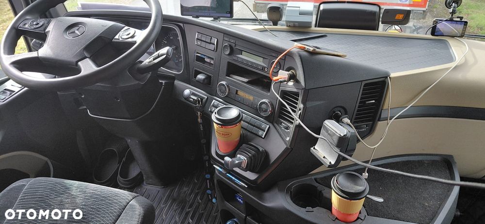 Mercedes-Benz 1845 - 7