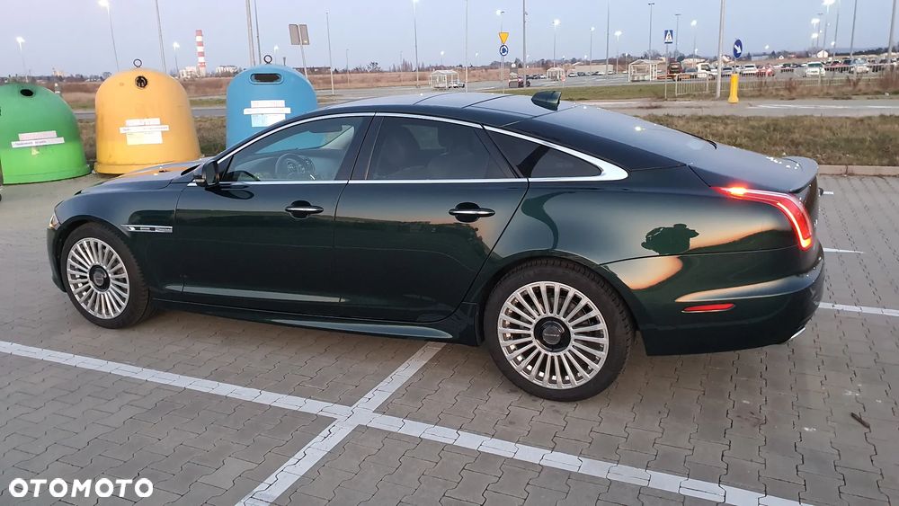 Jaguar XJ - 12