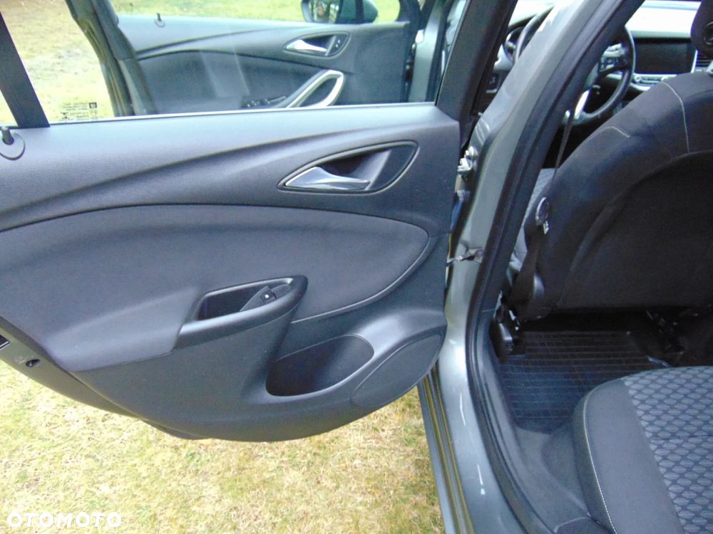 Opel Astra 1.4 Turbo Innovation - 24