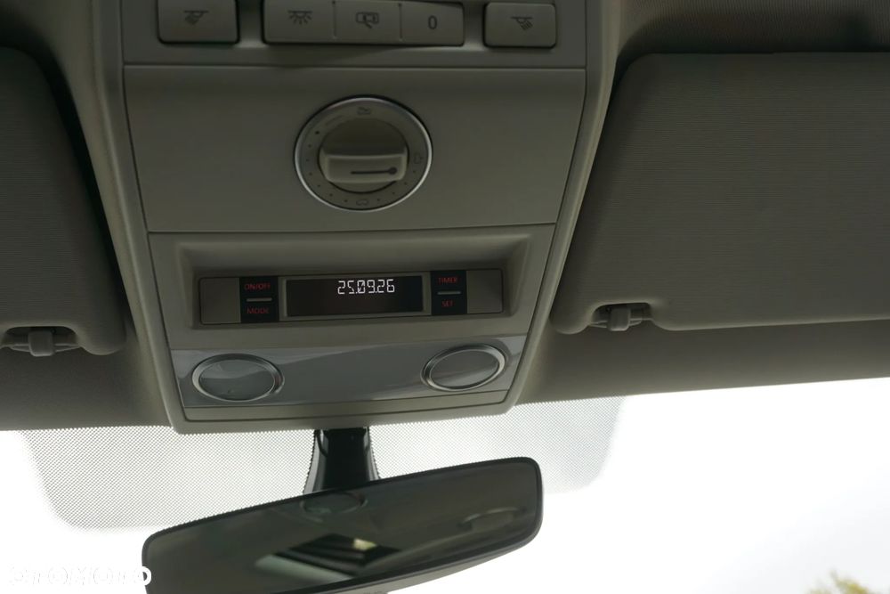 Volkswagen Multivan - 30