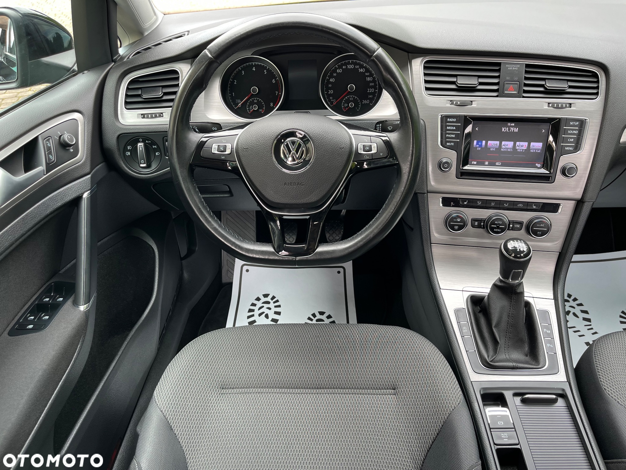 Volkswagen Golf 1.2 TSI BlueMotion Technology Comfortline - 25