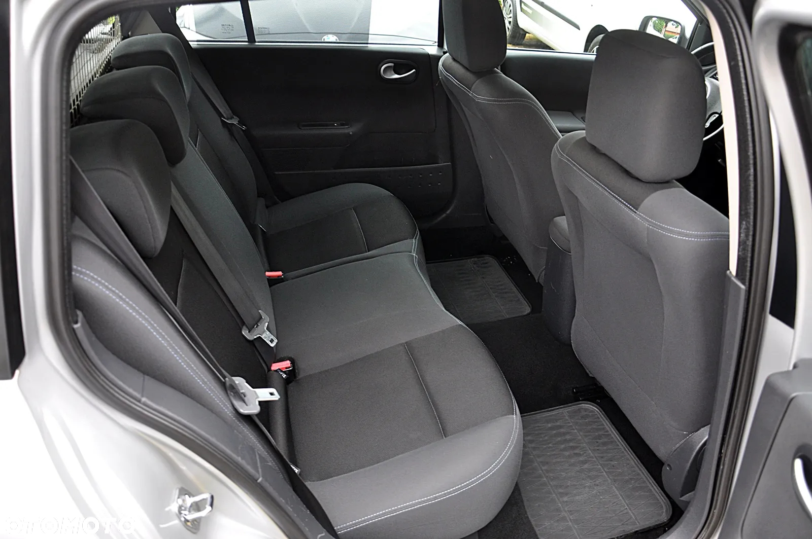 Renault Megane 1.4 Grandtour Expression - 29
