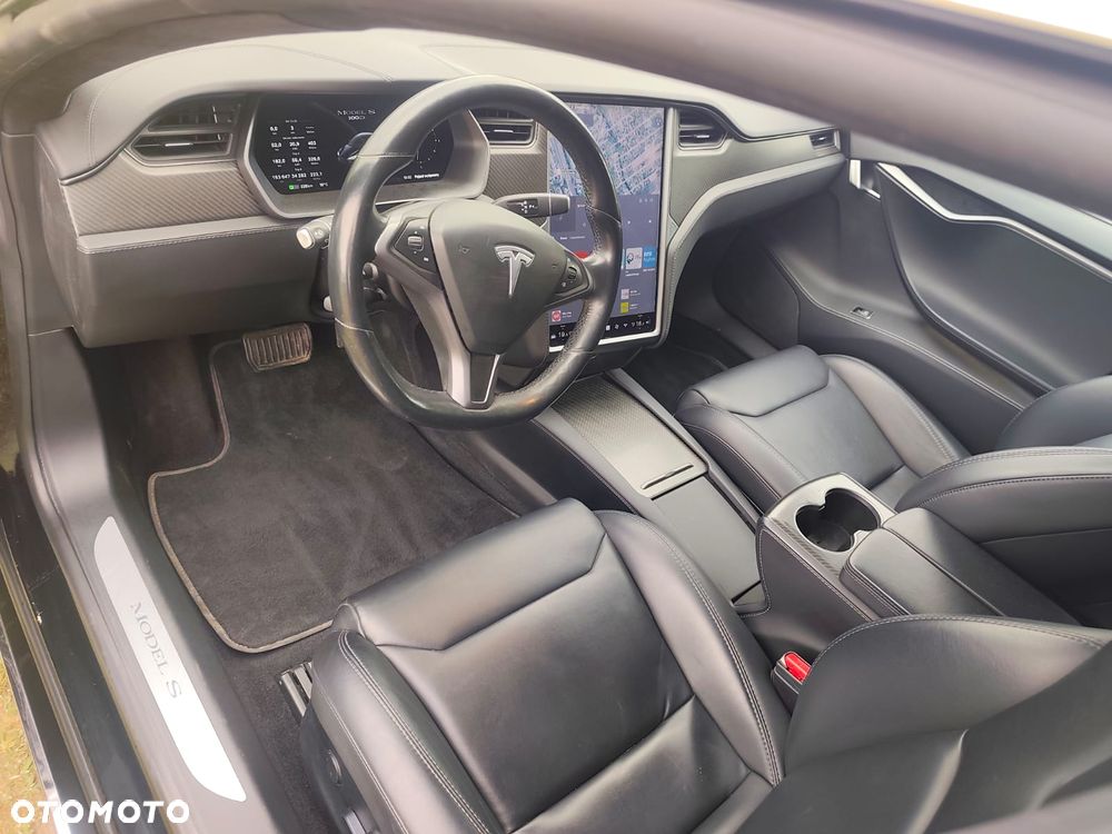 Tesla Model S - 9