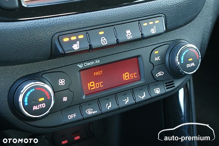 Kia Ceed 1.6 GDI Dream Team Edition - 17