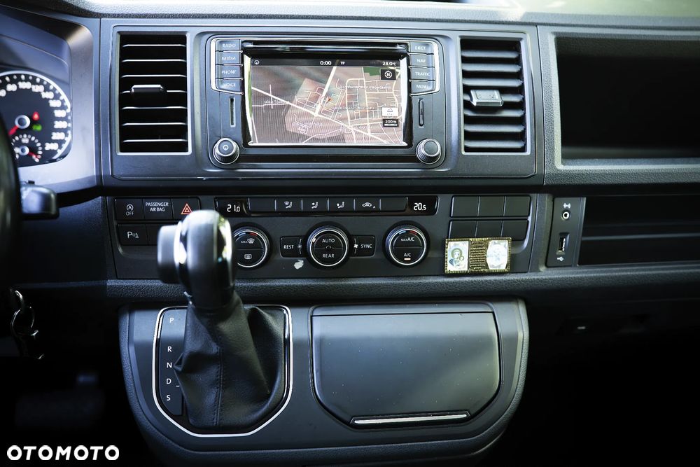 Volkswagen Multivan - 14