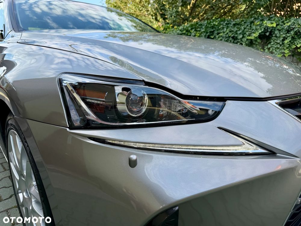 Lexus IS 200t / 300 Elegance - 28