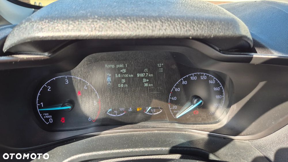 Ford Tourneo Connect Grand - 31