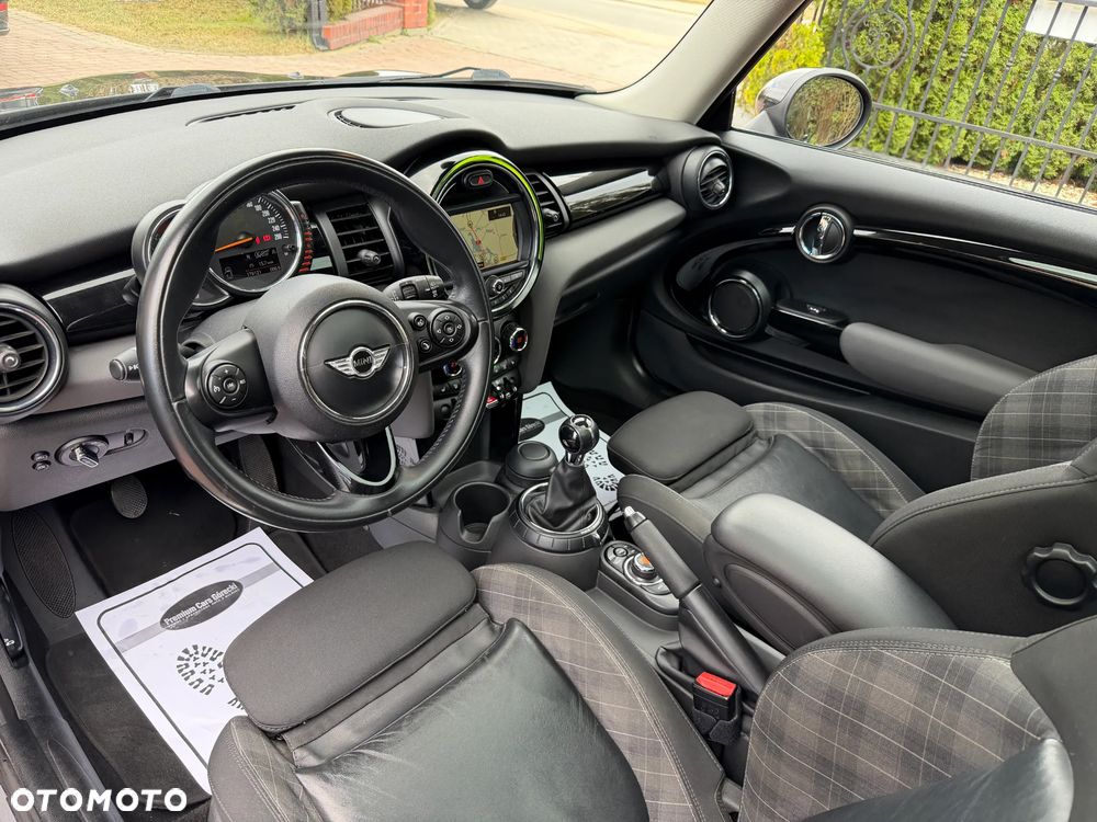 MINI Cooper John Works Trim - 11