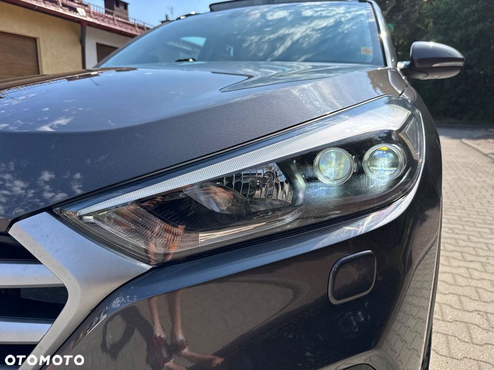 Hyundai Tucson 2.0 CRDI 4WD Automatik Premium - 26