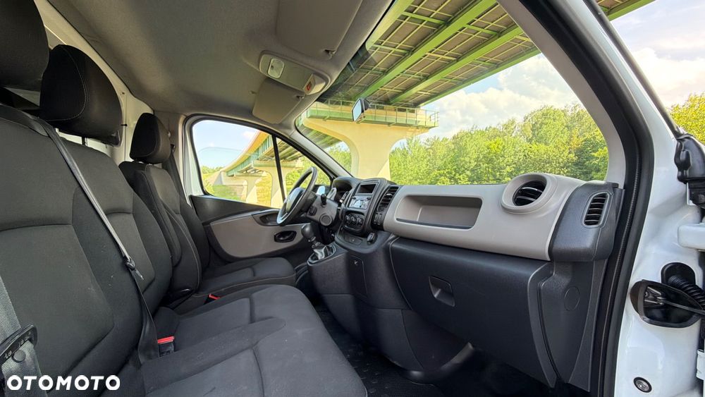 Renault TRAFIC - 24