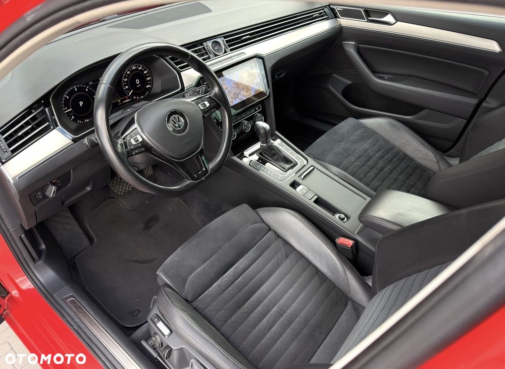 Volkswagen Passat 2.0 TDI SCR DSG Highline - 35
