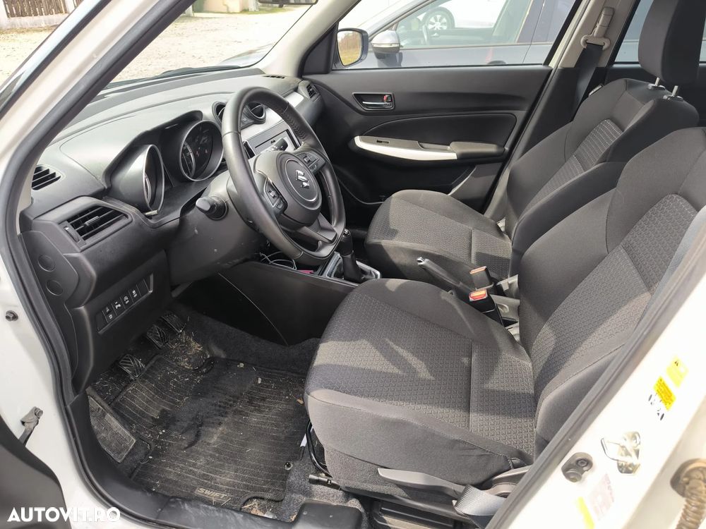 Suzuki Swift 1.2 Dualjet 12V 5MT MHEV Passion - 8