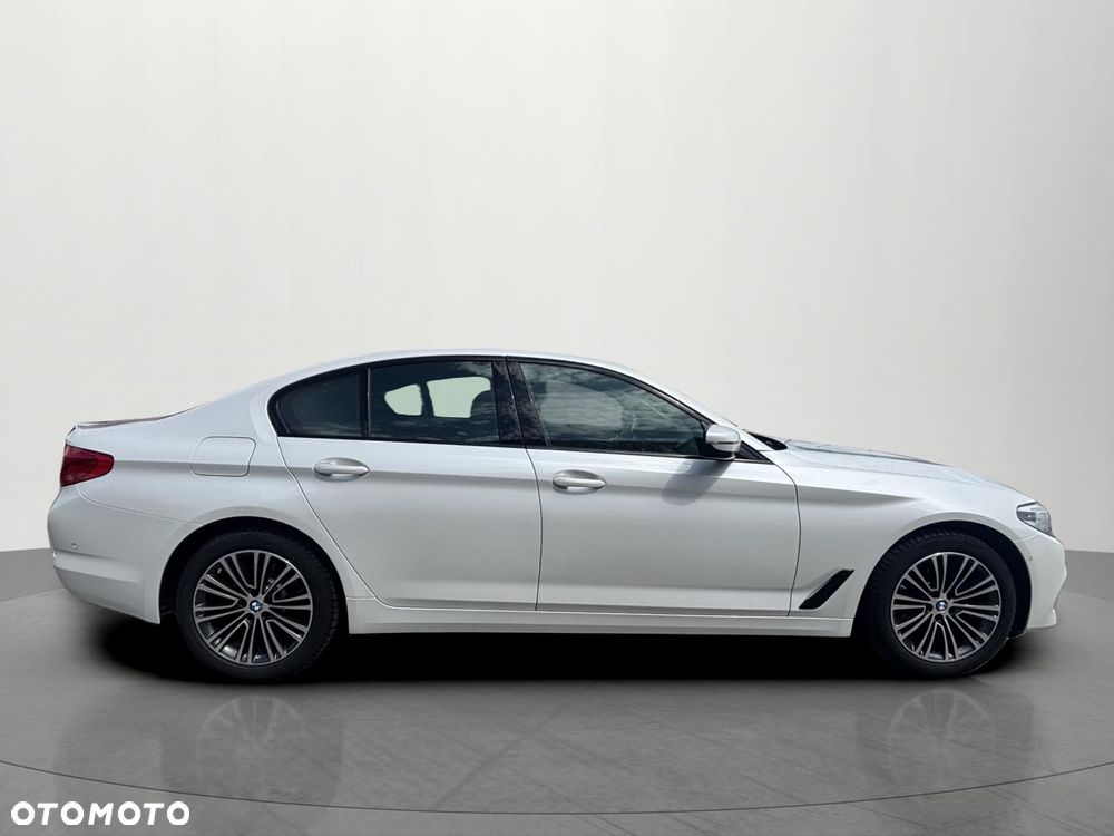 BMW Seria 5 520d Luxury Line sport - 4