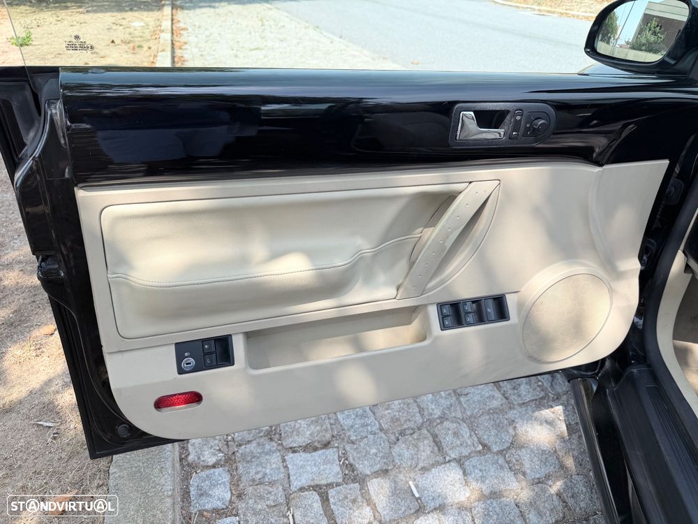 VW New Beetle Cabriolet 1.6 Top Couro - 13