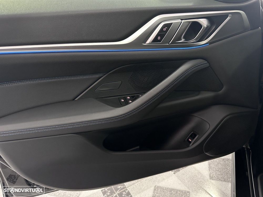 BMW i4 eDrive35 Edição Desportiva M - 22