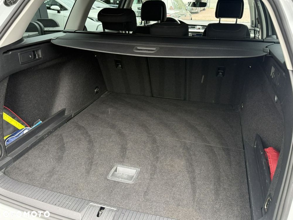 Volkswagen Passat 1.5 TSI EVO Business - 39