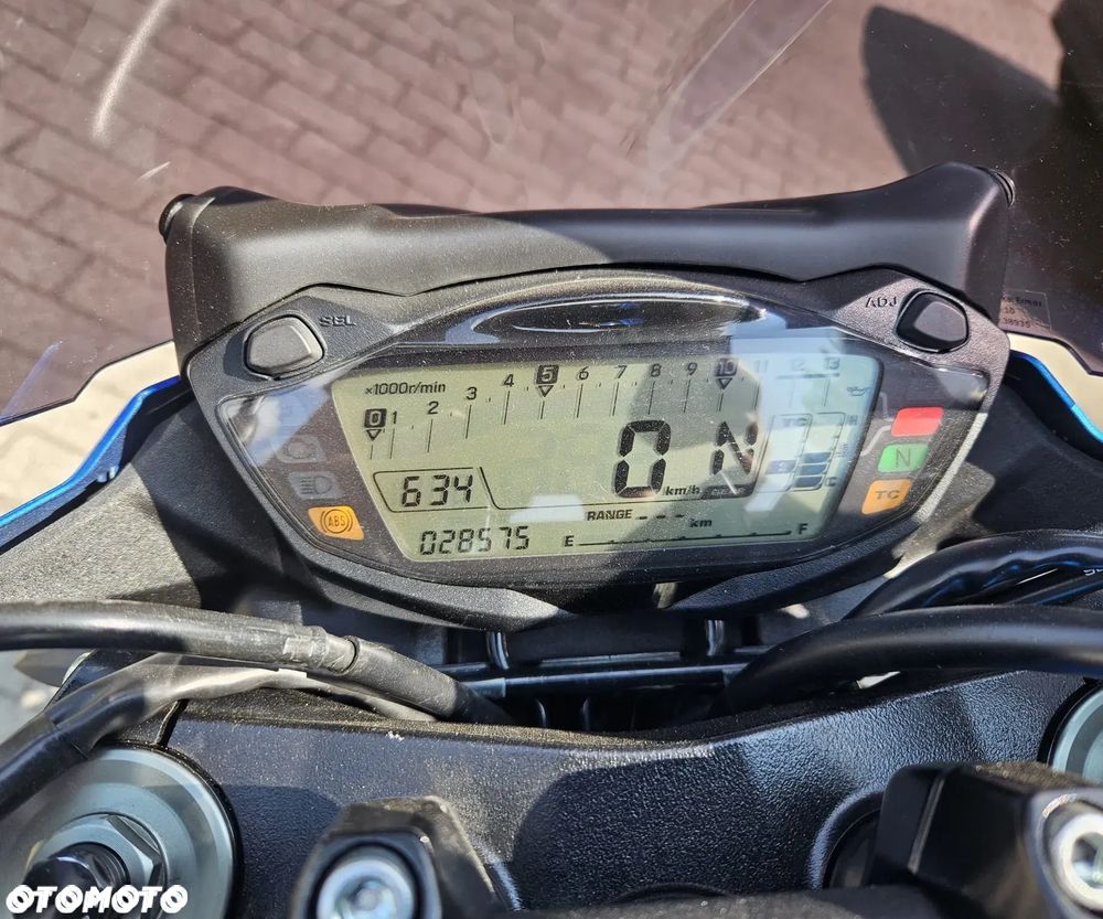 Suzuki GSX - 3