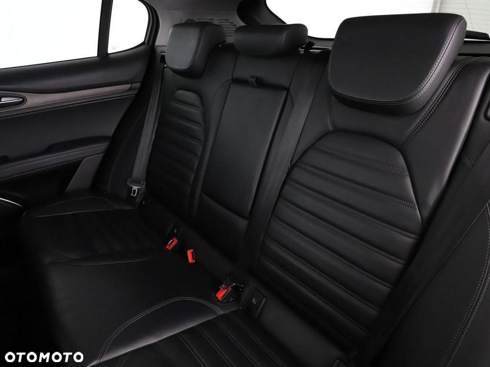 Alfa Romeo Stelvio 2.0 Turbo 16V AT8-Q4 First Edition - 18