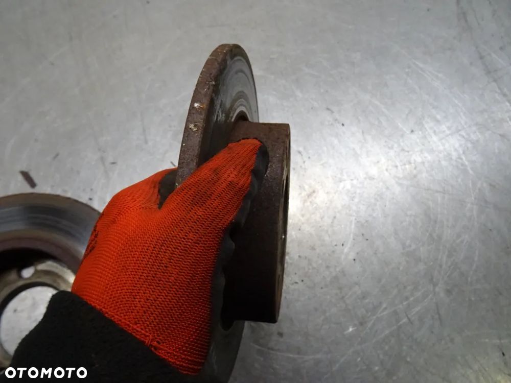 VW GOLF IV HB 3D 97-06 1.4B TARCZE HAMULCOWE TYŁ TYLNE - 4