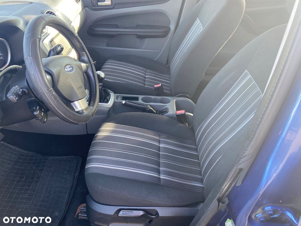 Ford Focus 1.6 16V Ambiente - 10