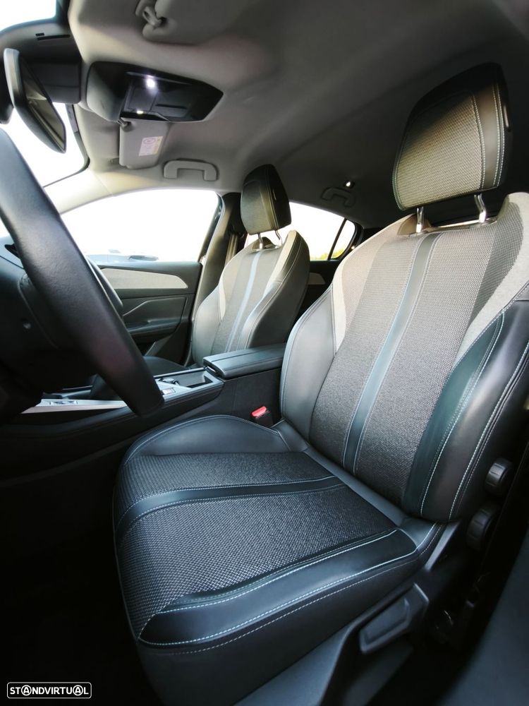 Peugeot 308 1.2 PureTech Allure - 23